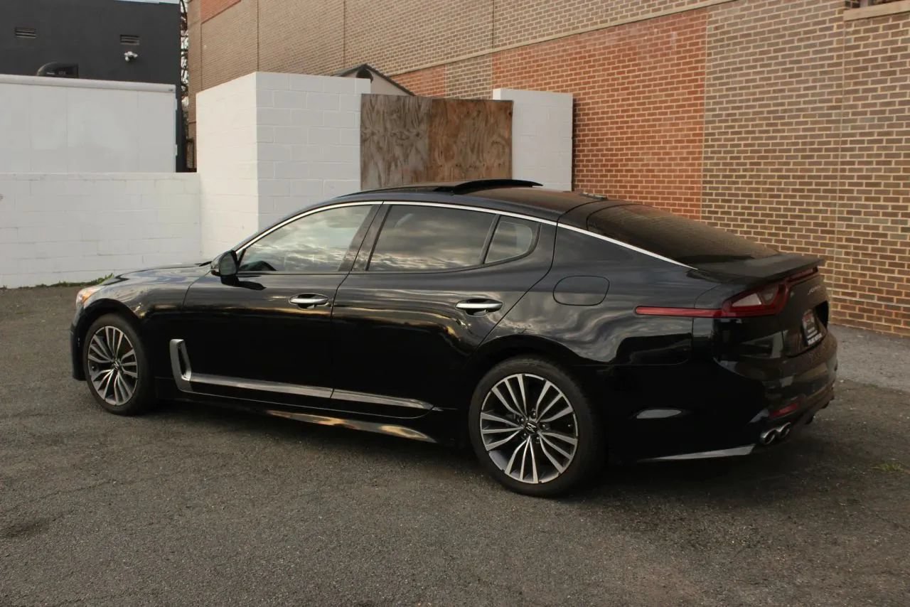 Used 2018 Kia Stinger Premium RWD image 5