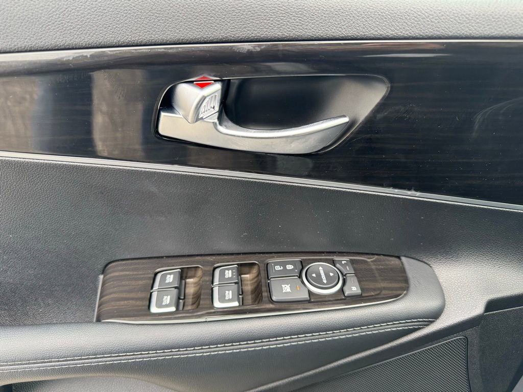 Used 2020 Kia Sorento LX image 17