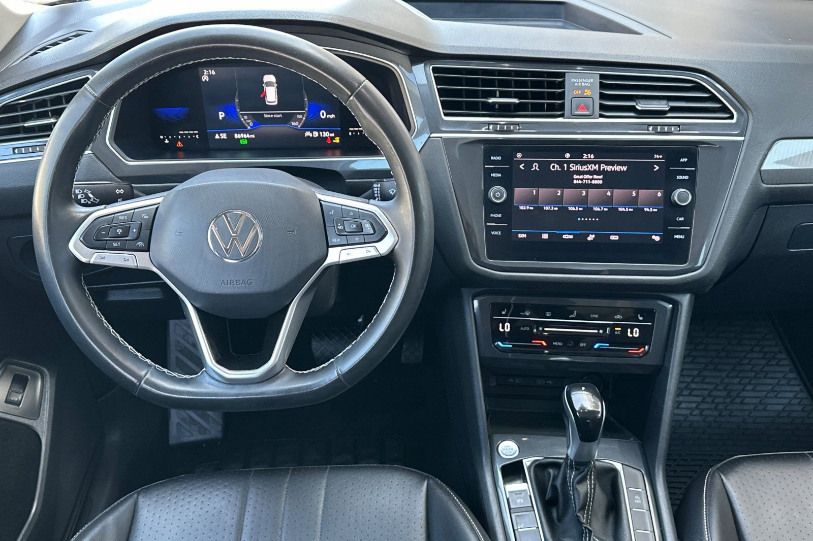 Used 2022 Volkswagen Tiguan SE w/ Panoramic Sunroof Package FWD image 14