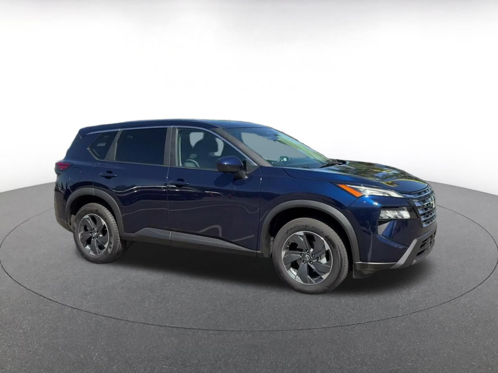 Used 2025 Nissan Rogue SV FWD image 2