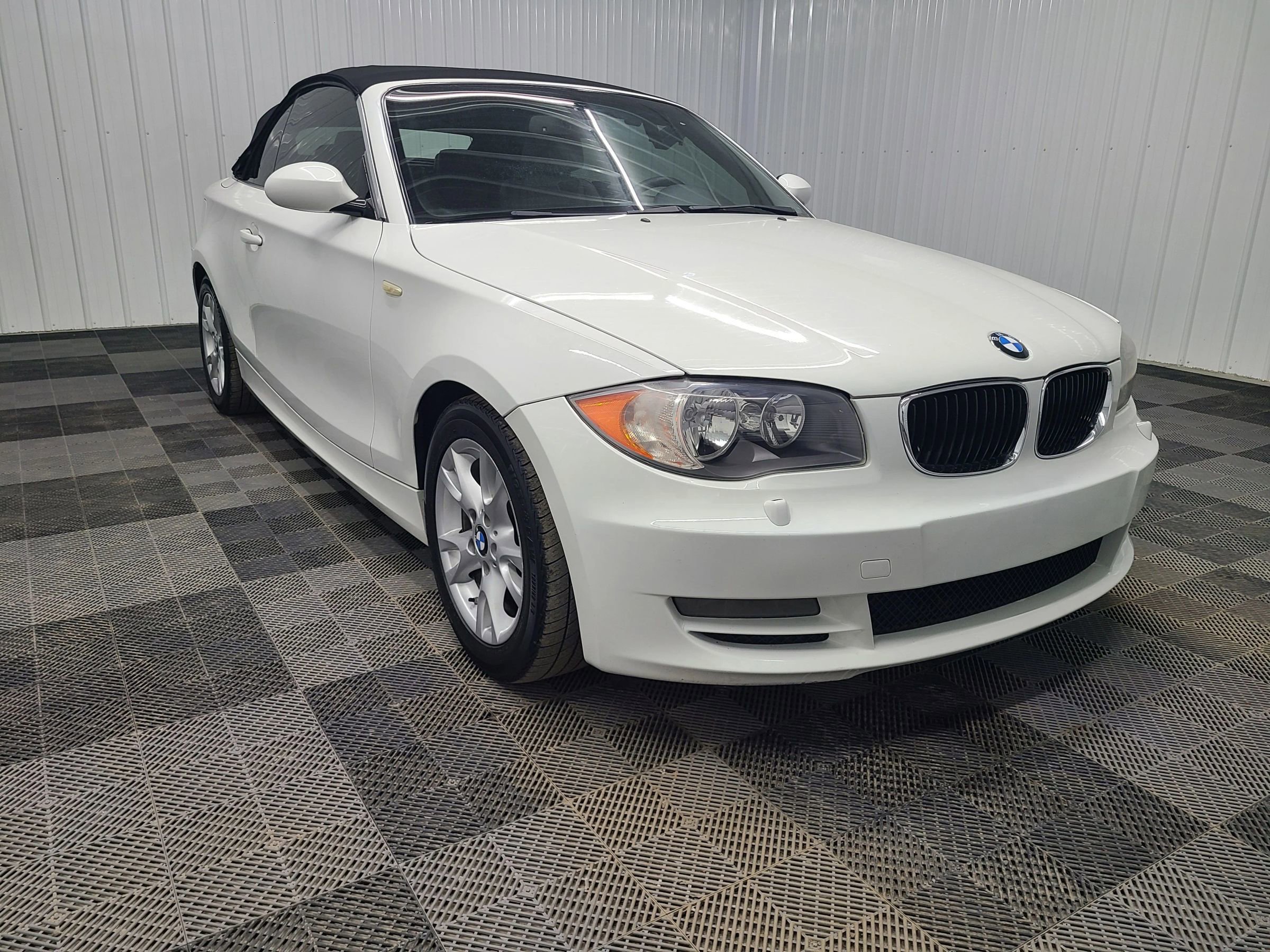 Used 2009 BMW 128i Convertible RWD image 14