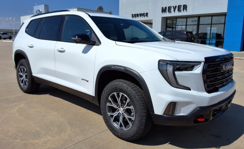 New 2026 GMC Acadia AT4 w/ Luxury Package AWD/4WD image 2