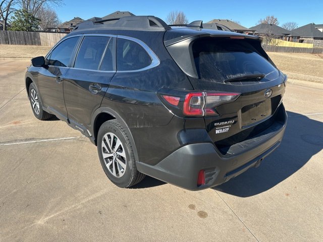 Used 2022 Subaru Outback Premium image 2