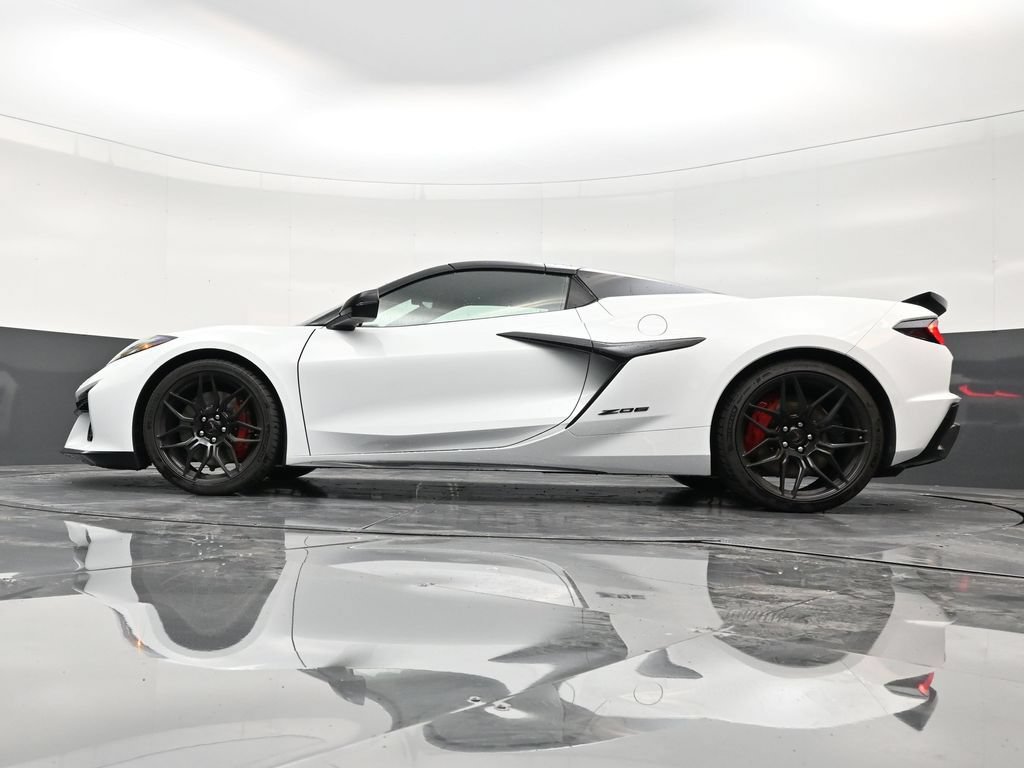 Used 2026 Chevrolet Corvette Z06 RWD image 21