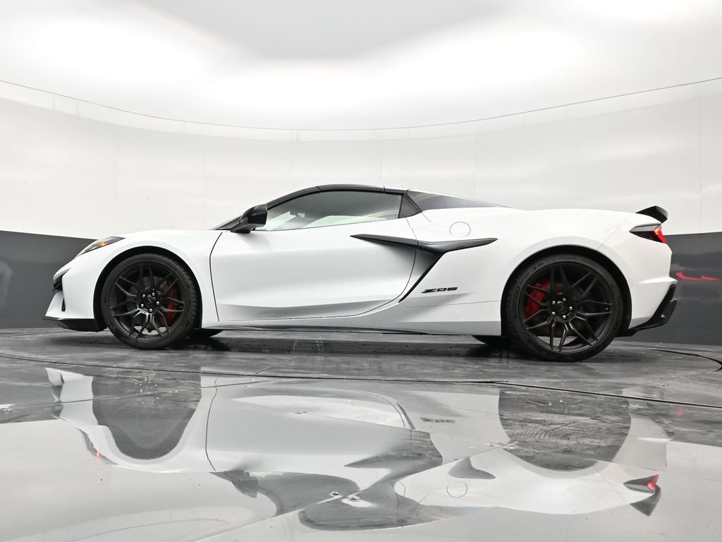 Used 2026 Chevrolet Corvette Z06 RWD image 21