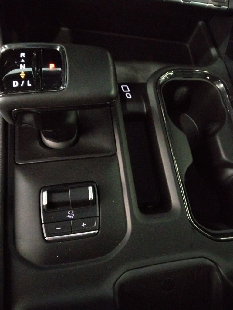 Used 2024 GMC Sierra 1500 AT4 w/ Technology Package image 18