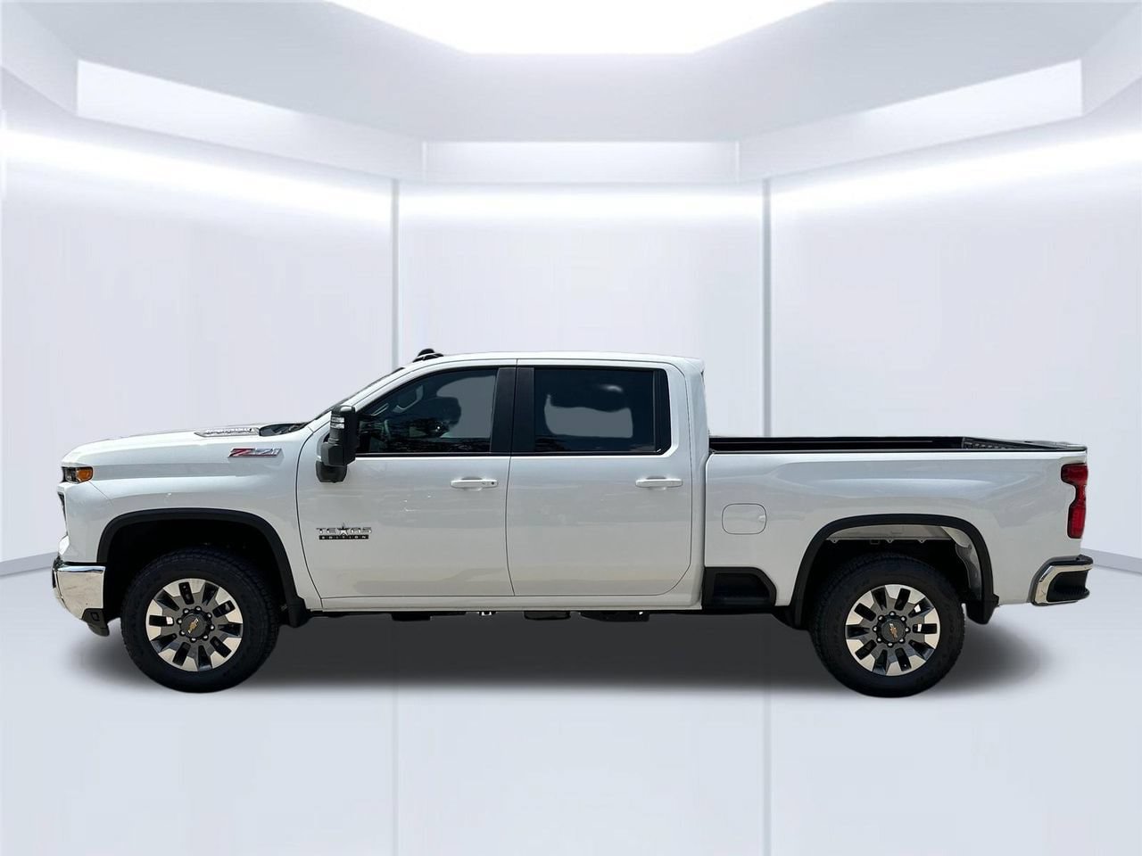 New 2026 Chevrolet Silverado 2500 LT w/ Texas Edition AWD/4WD image 2