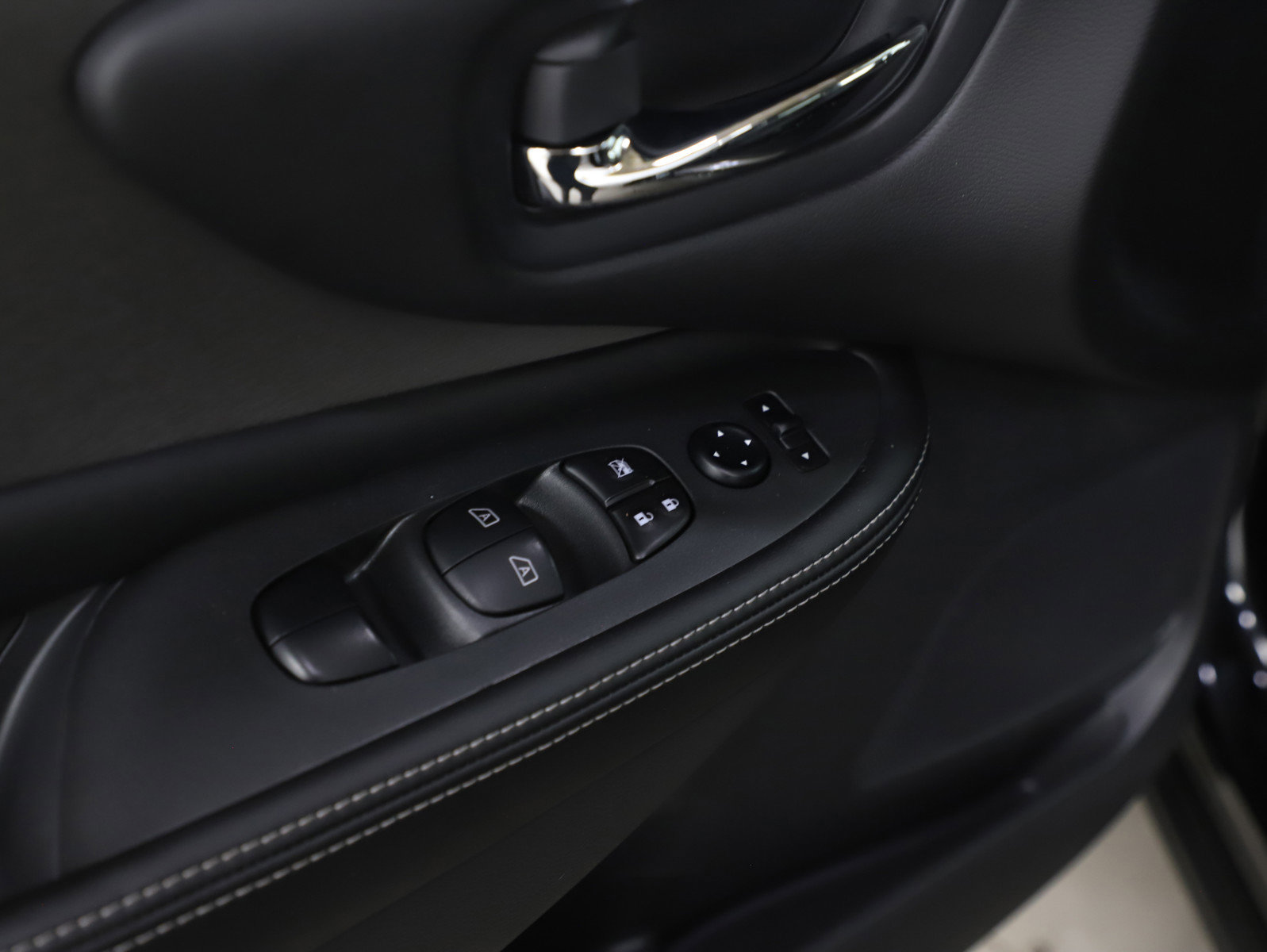 Used 2024 Nissan Murano SV w/ SV Midnight Edition Package AWD/4WD image 19