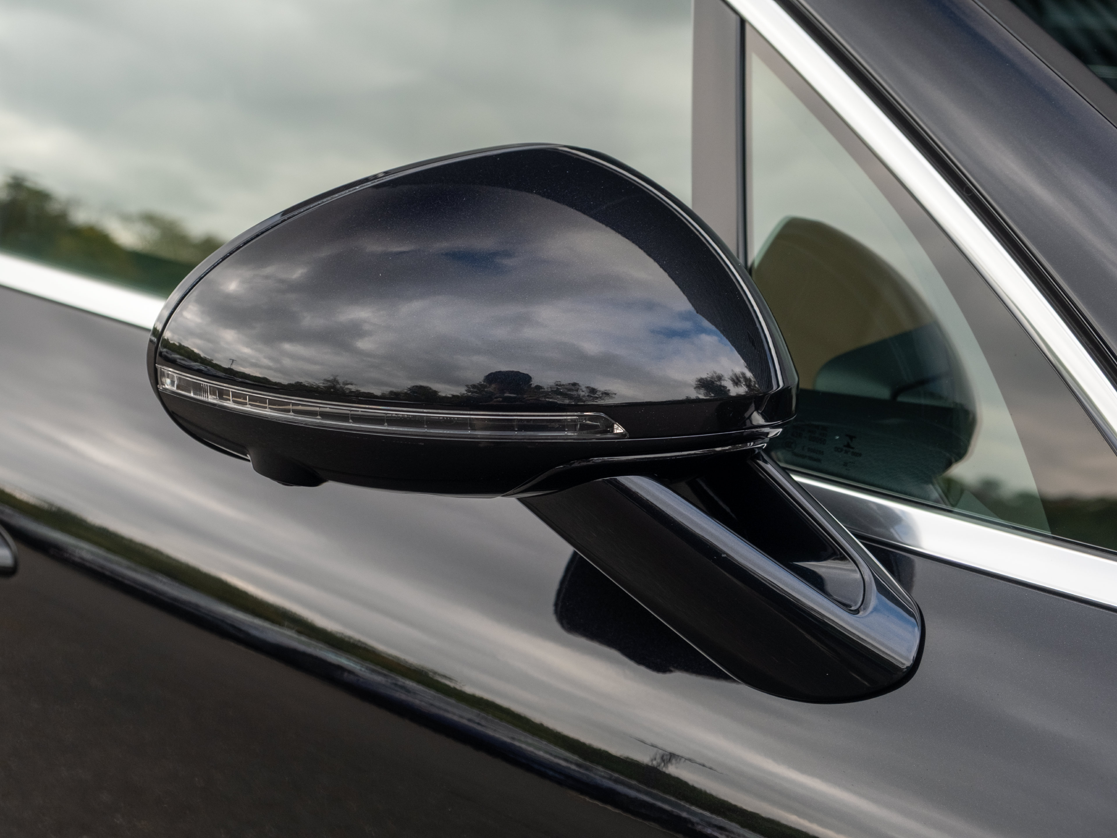 Certified 2023 Porsche Macan S AWD/4WD image 17