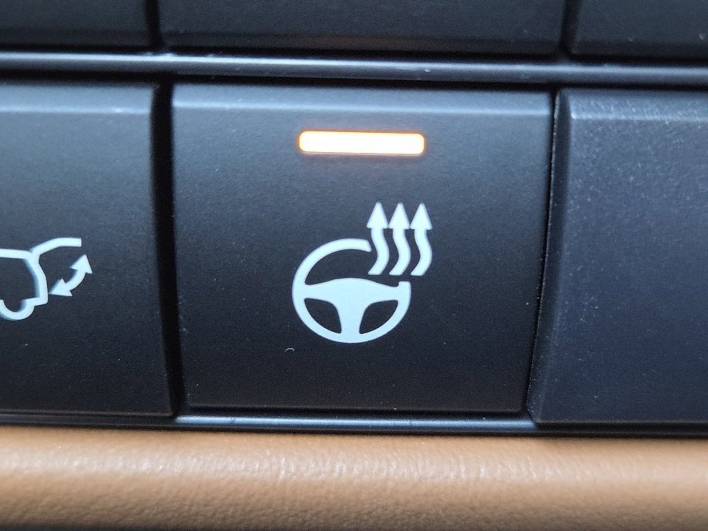 New 2026 Toyota Highlander Platinum image 16