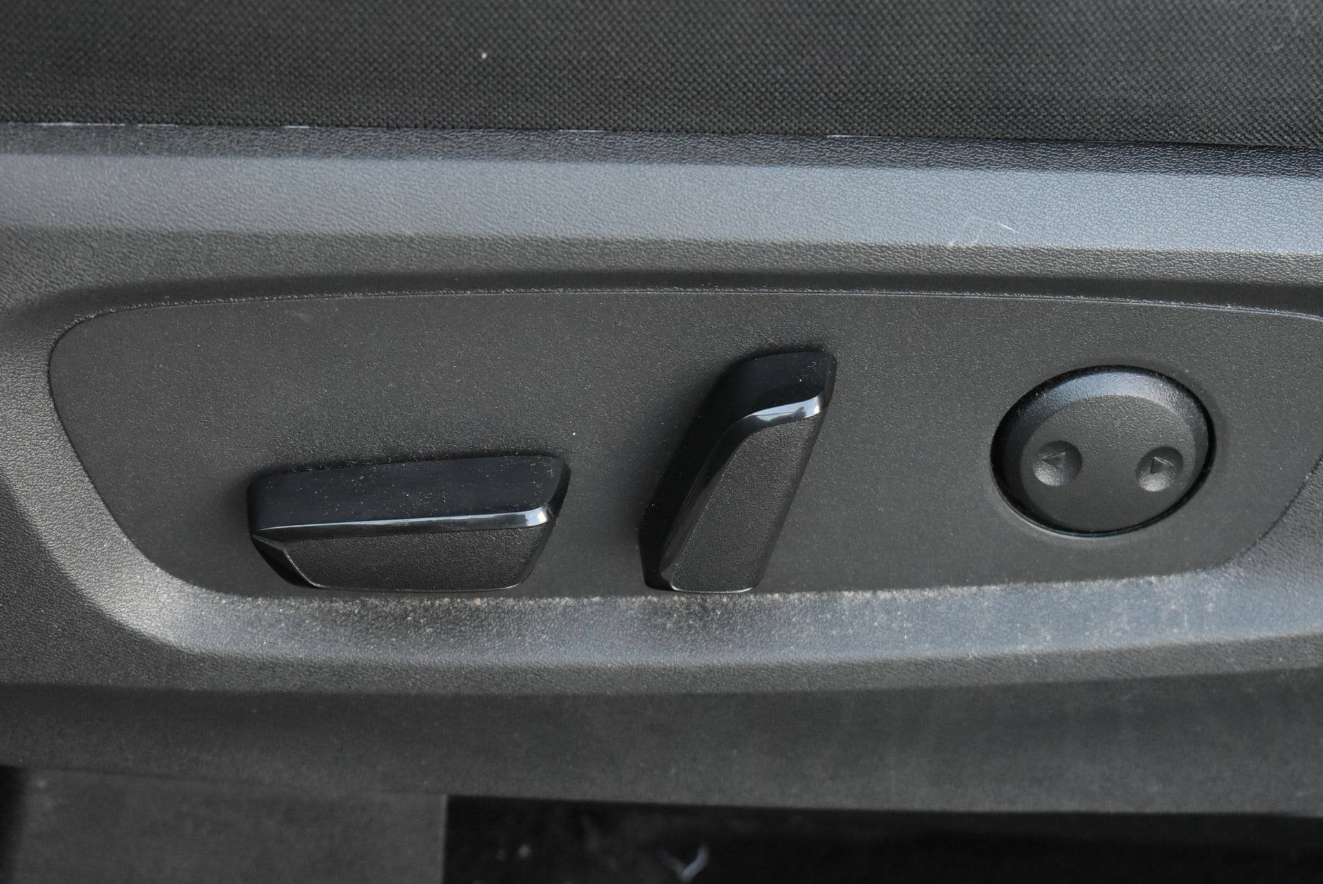Used 2025 Nissan Pathfinder SV AWD/4WD image 14