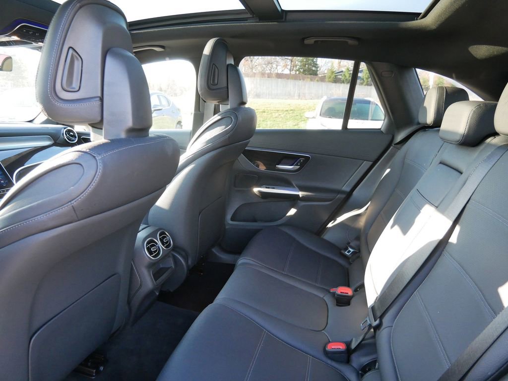 Used 2023 Mercedes-Benz GLC 300 4MATIC image 11