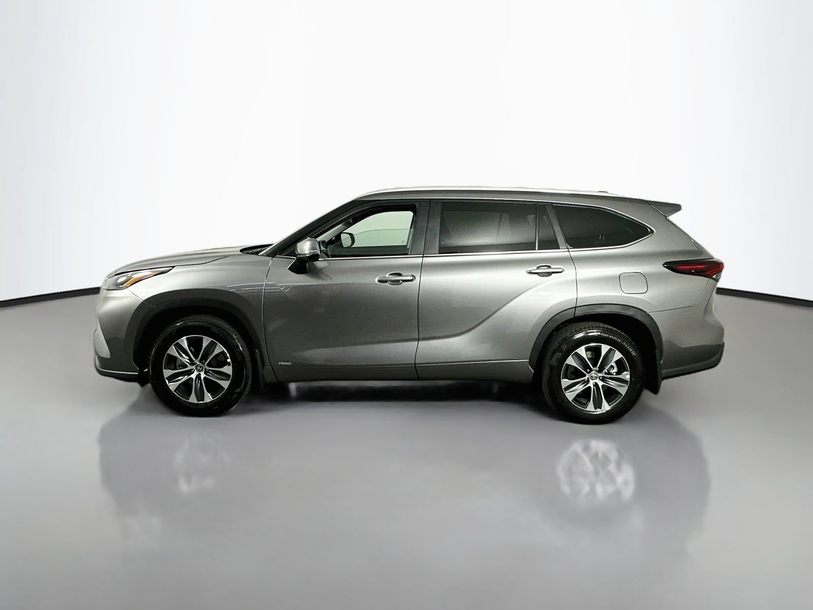 Certified 2026 Toyota Highlander XLE AWD/4WD image 4