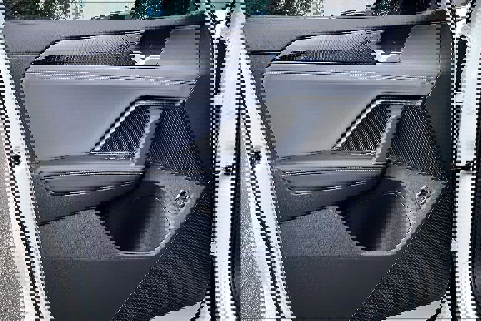 New 2026 Volkswagen Tiguan SE R-Line image 10