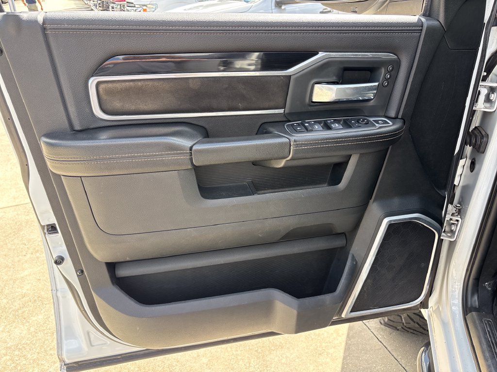 Used 2020 RAM 2500 Laramie w/ Night Edition AWD/4WD image 16