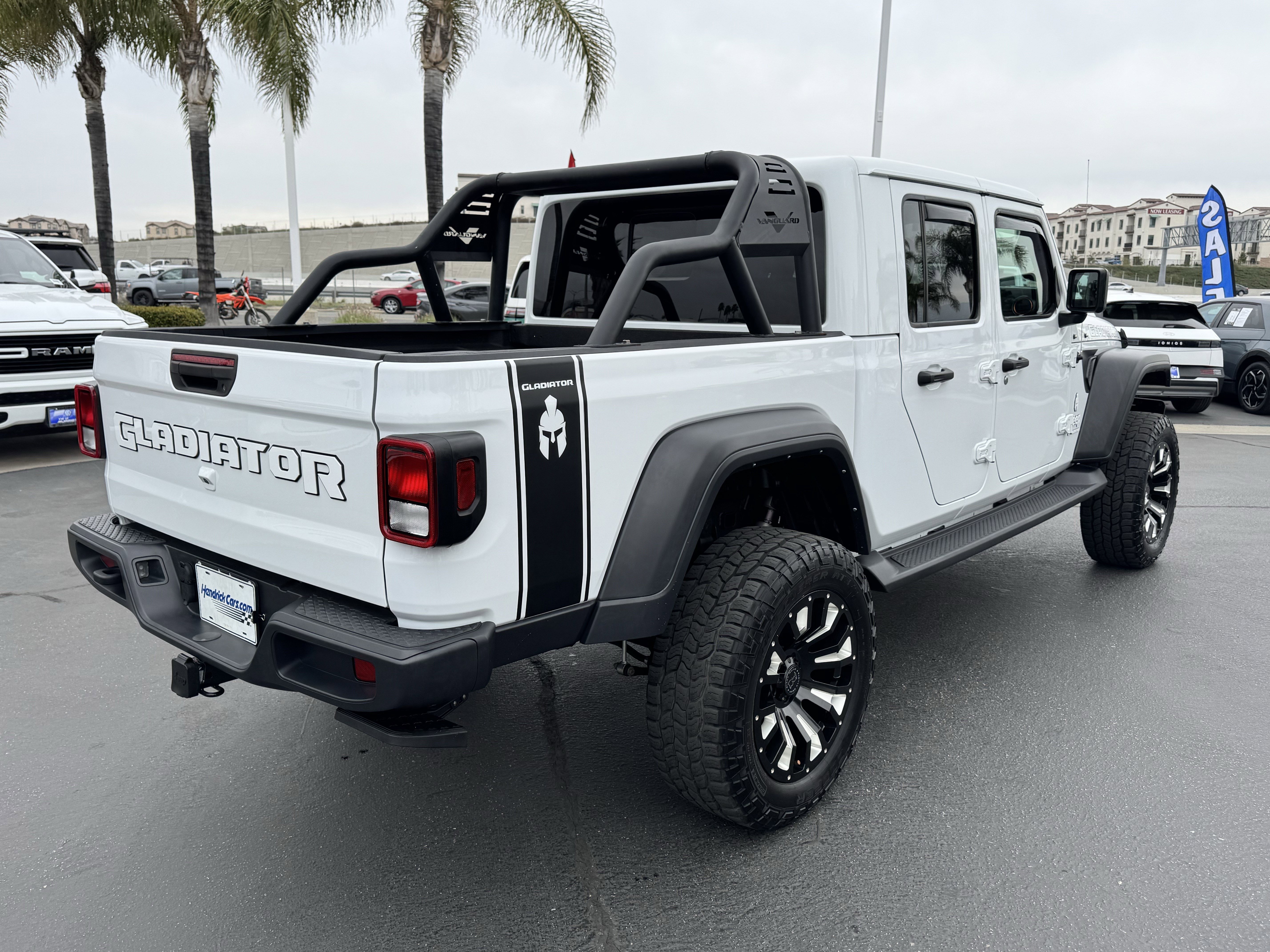 Used 2022 Jeep Gladiator Sport image 10