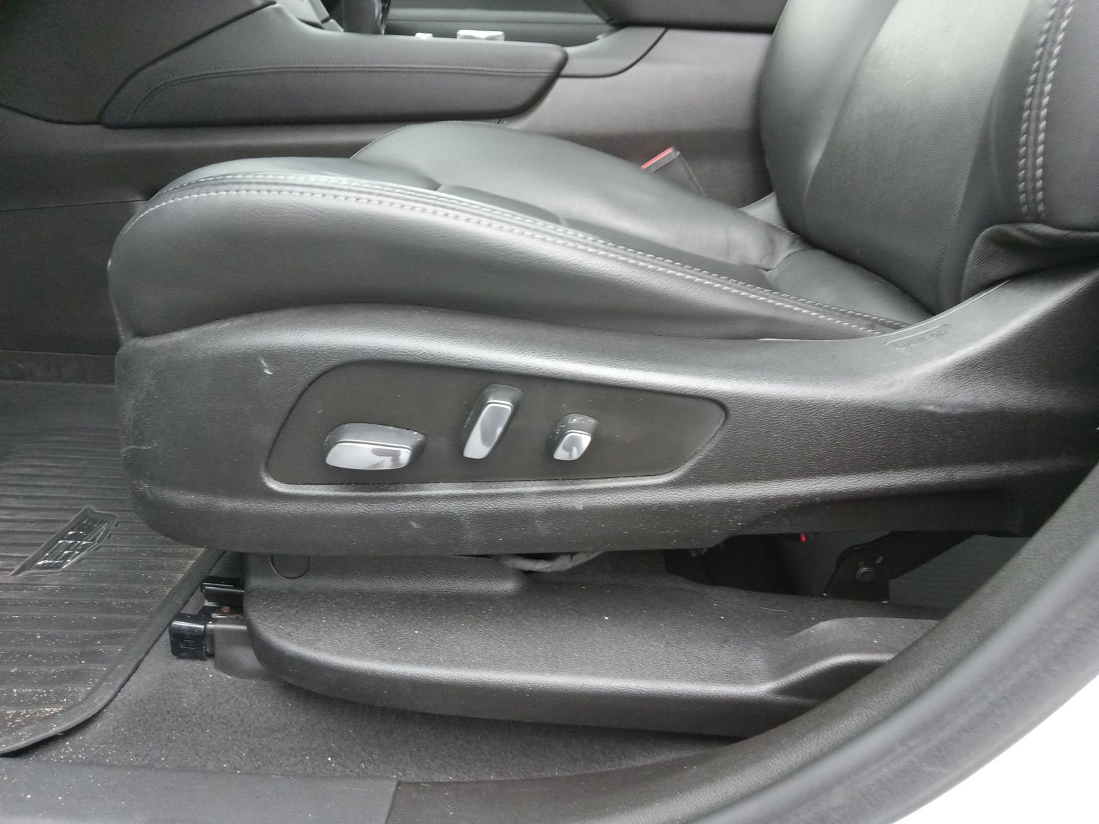 Certified 2023 Cadillac XT6 Sport image 21