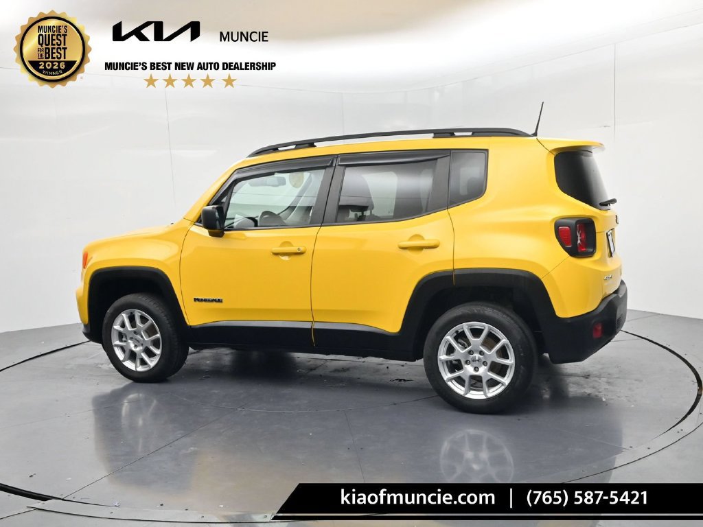 Used 2023 Jeep Renegade Latitude w/ Premium Group AWD/4WD image 5