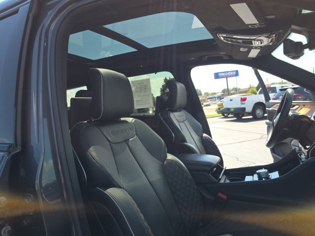 Used 2024 Jeep Grand Cherokee L Summit AWD/4WD image 38