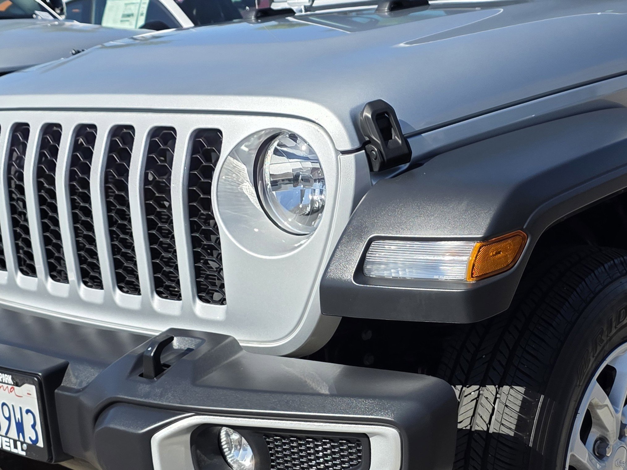 Certified 2023 Jeep Gladiator Sport image 8