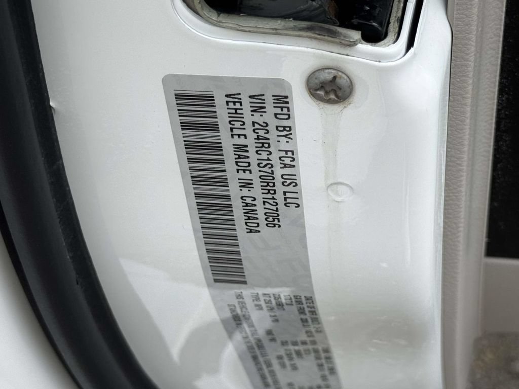 Used 2024 Chrysler Pacifica Limited FWD image 29