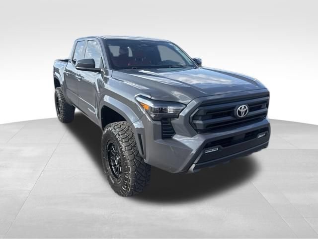 Used 2025 Toyota Tacoma SR5 AWD/4WD image 7