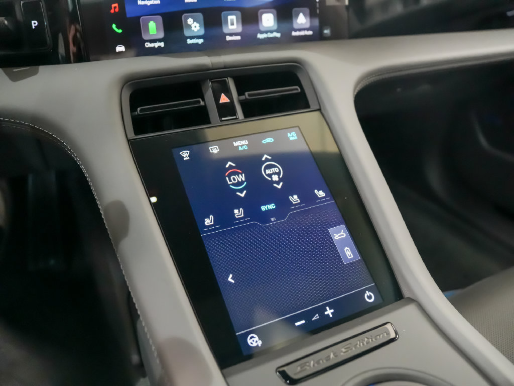New 2026 Porsche Taycan AWD/4WD image 32