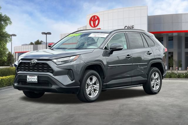 Used 2022 Toyota RAV4 XLE w/ Convenience Package FWD image 10