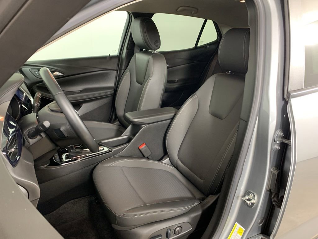 Used 2023 Buick Encore GX Preferred w/ Cold Weather Comfort Package image 27