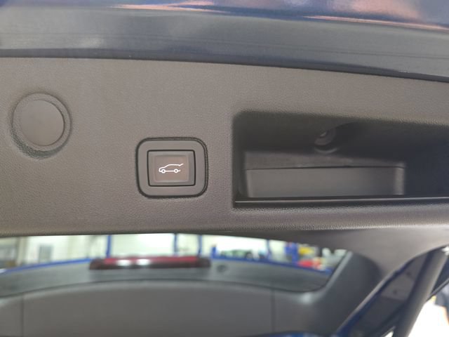 Used 2019 Chevrolet Equinox LT w/ Driver Convenience Package FWD image 15