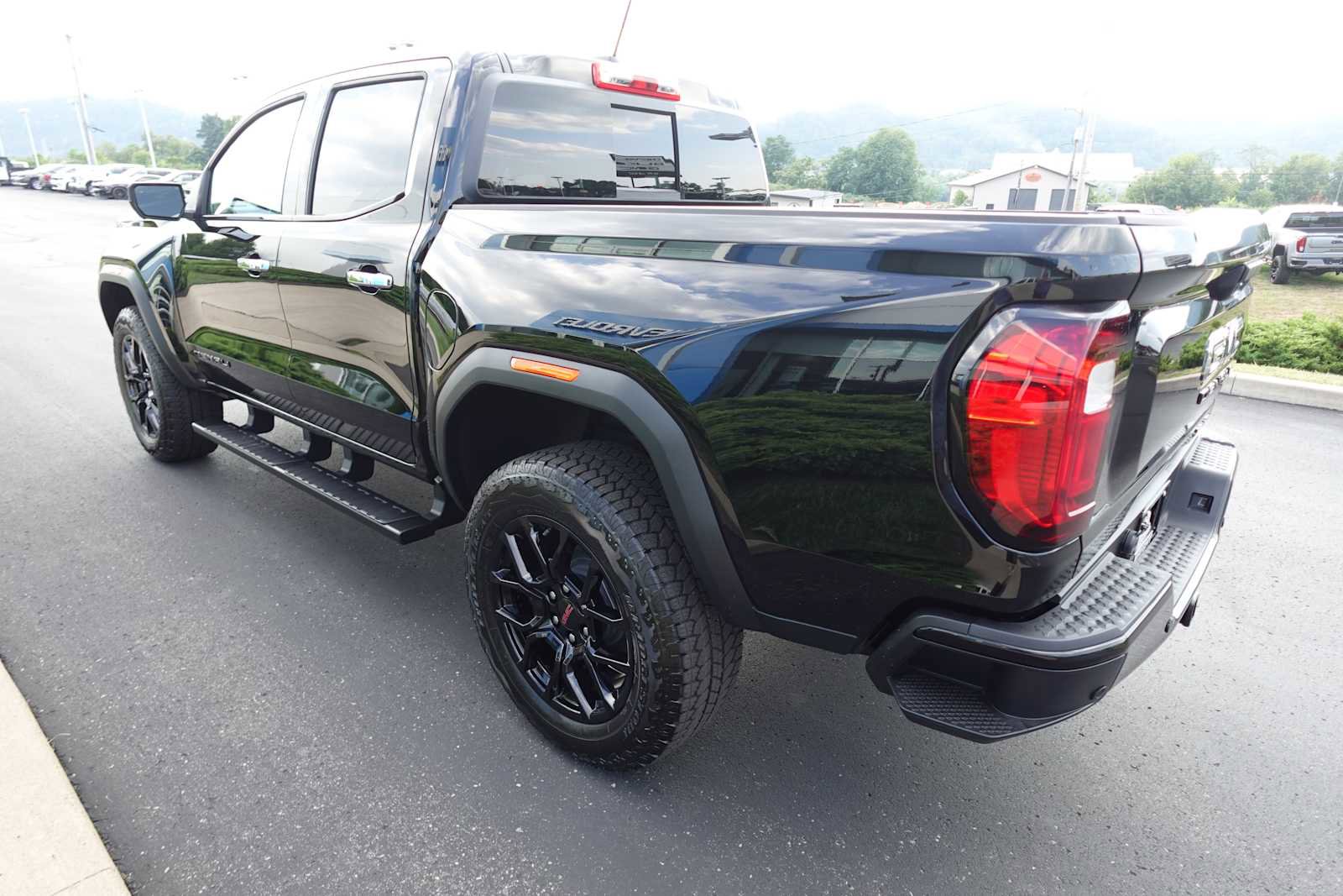 New 2026 GMC Canyon Denali w/ LPO, Denali Black Edition image 6