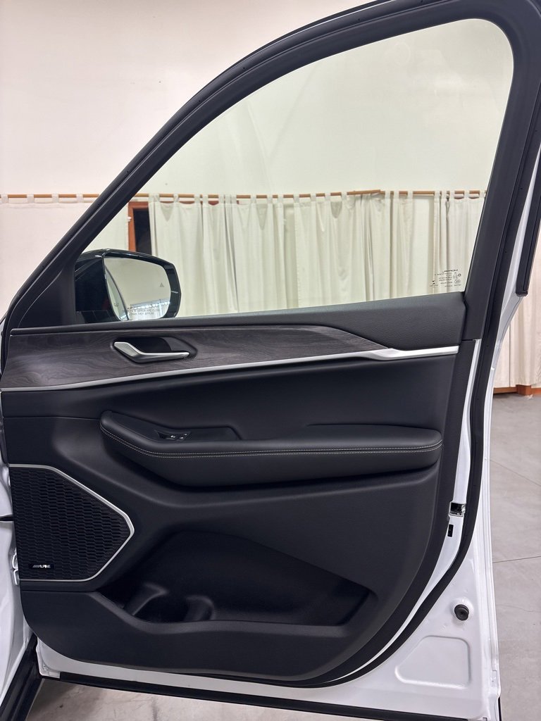 Used 2022 Jeep Grand Cherokee L Limited image 43