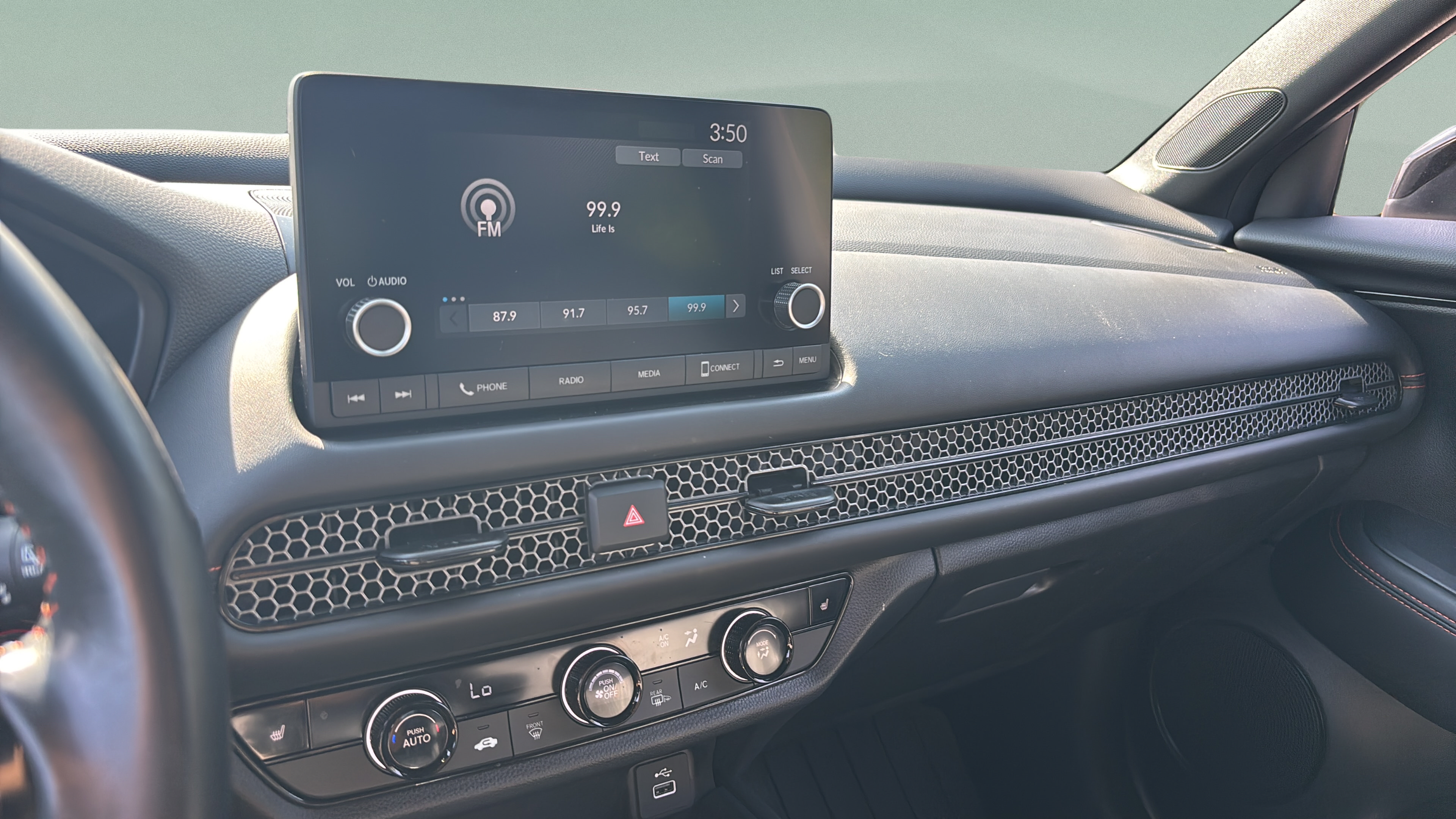 Certified 2025 Honda HR-V Sport image 34