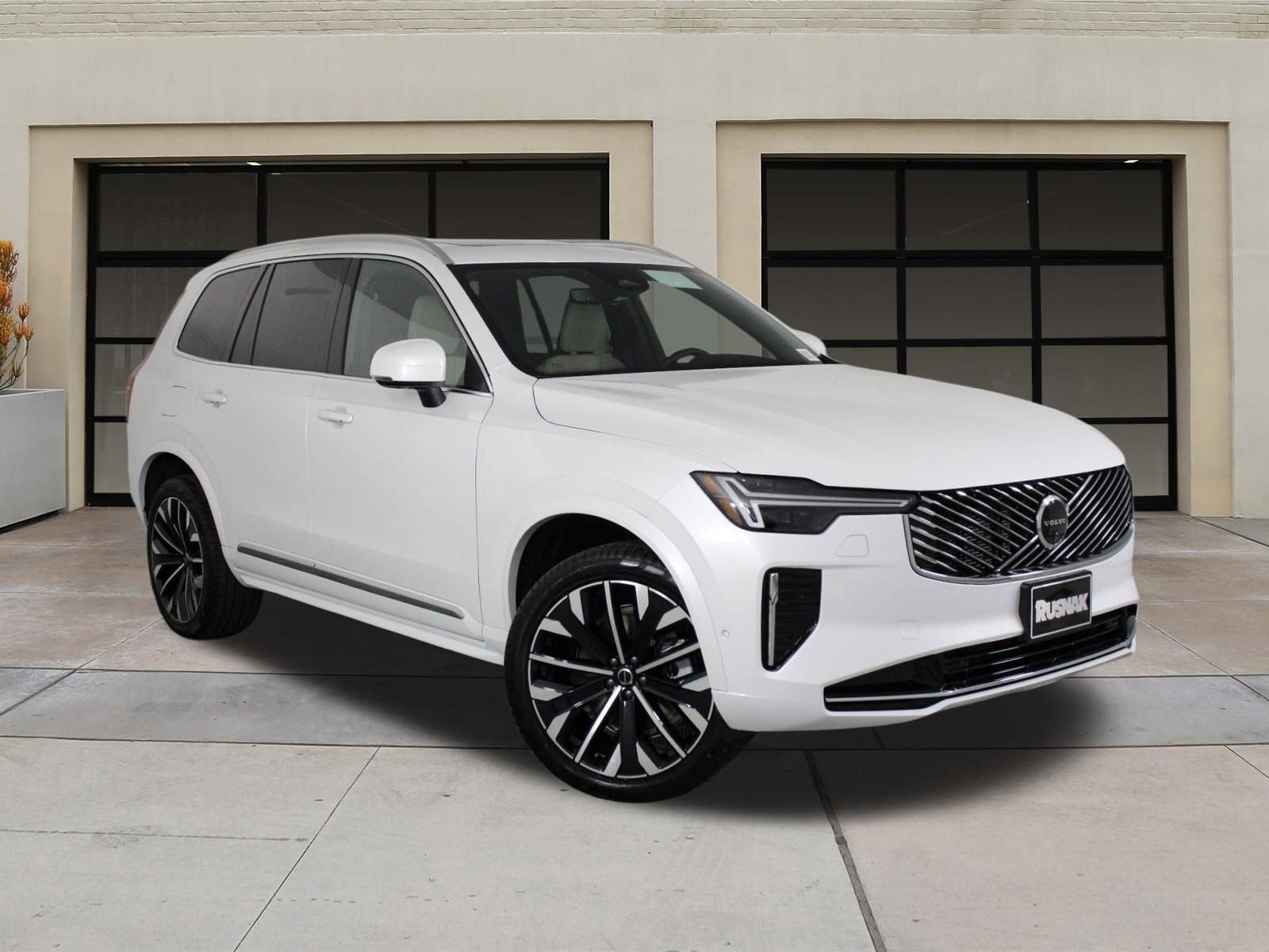 New 2026 Volvo XC90 B5 Plus w/ Protection Package image 19