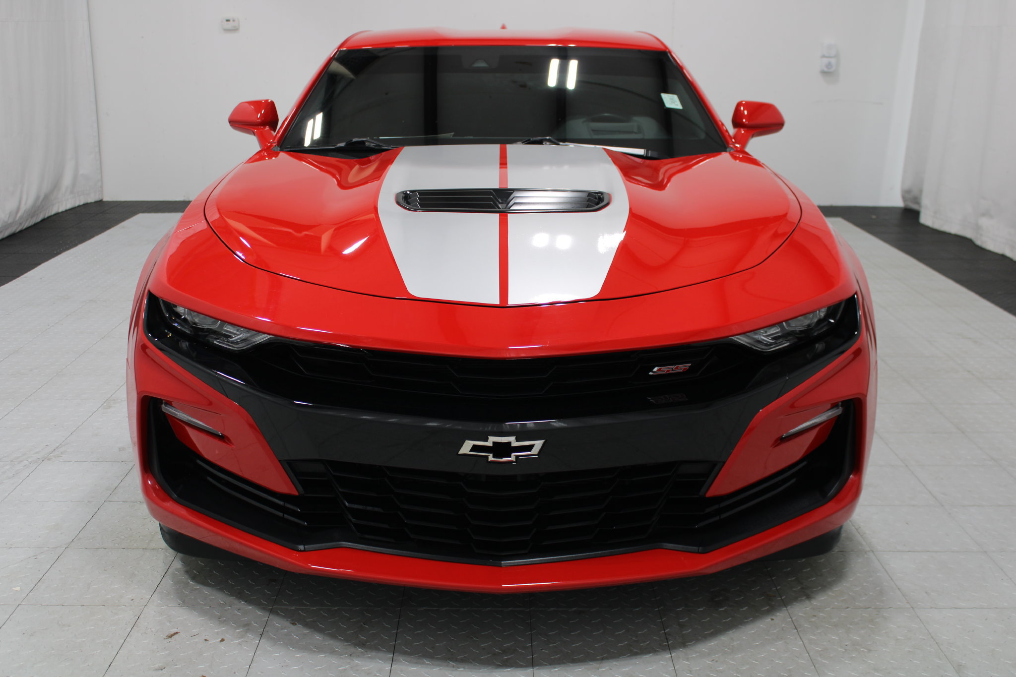 Used 2019 Chevrolet Camaro SS RWD image 3