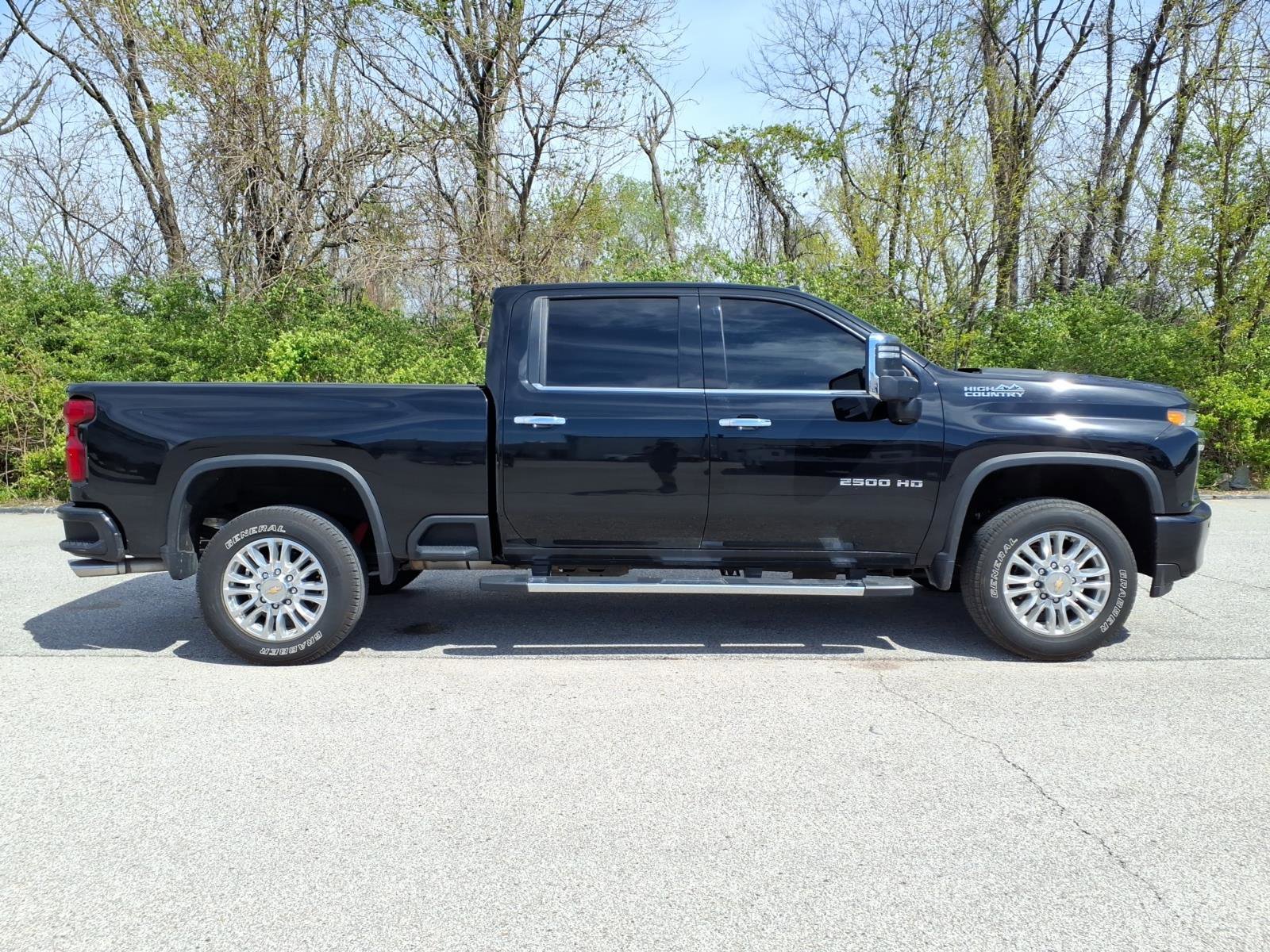 Used 2022 Chevrolet Silverado 2500 High Country w/ Safety Package II image 28
