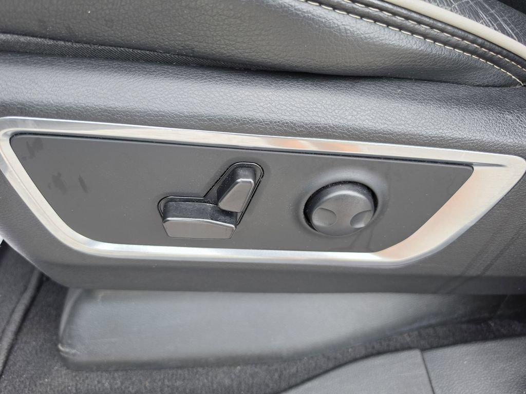 Used 2025 RAM 1500 Laramie AWD/4WD image 26