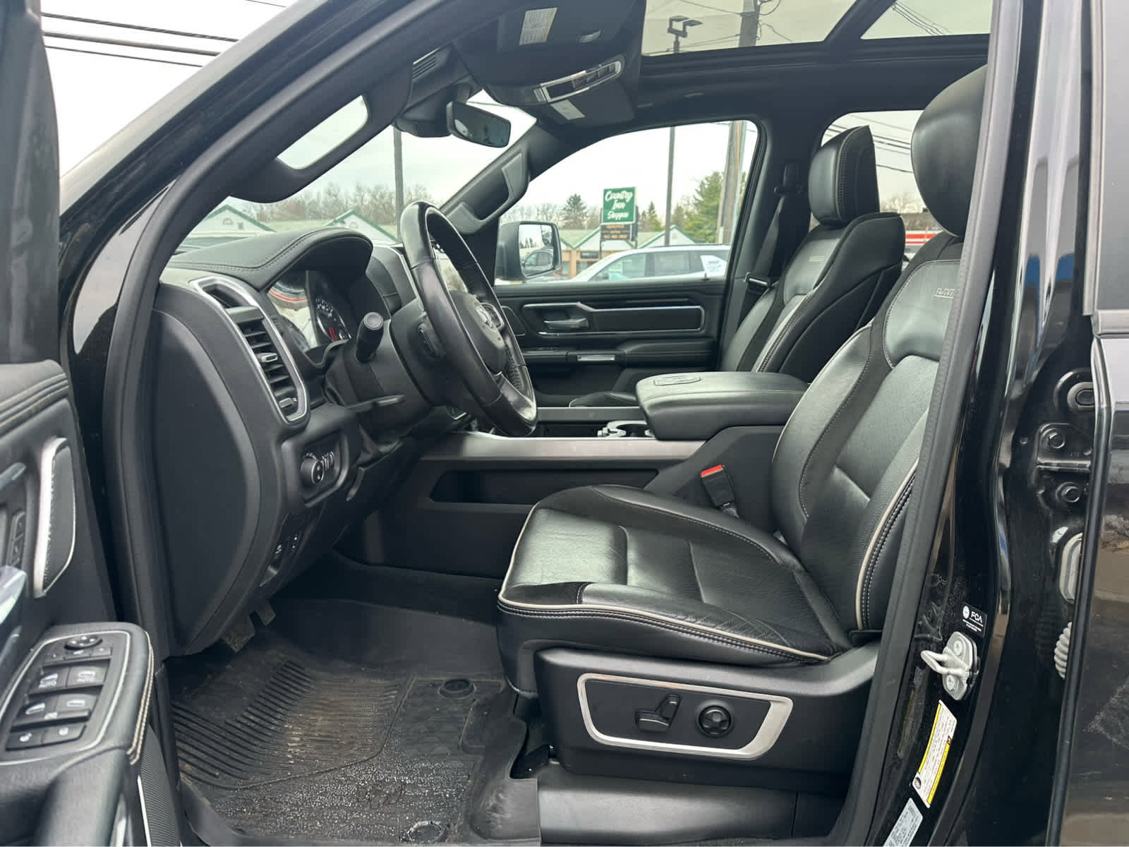 Used 2021 RAM 1500 Laramie image 9