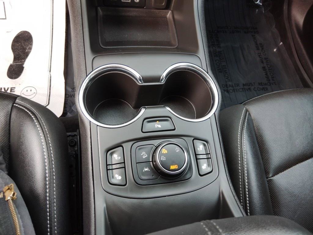 Used 2023 GMC Terrain SLT w/ Tech Package image 22