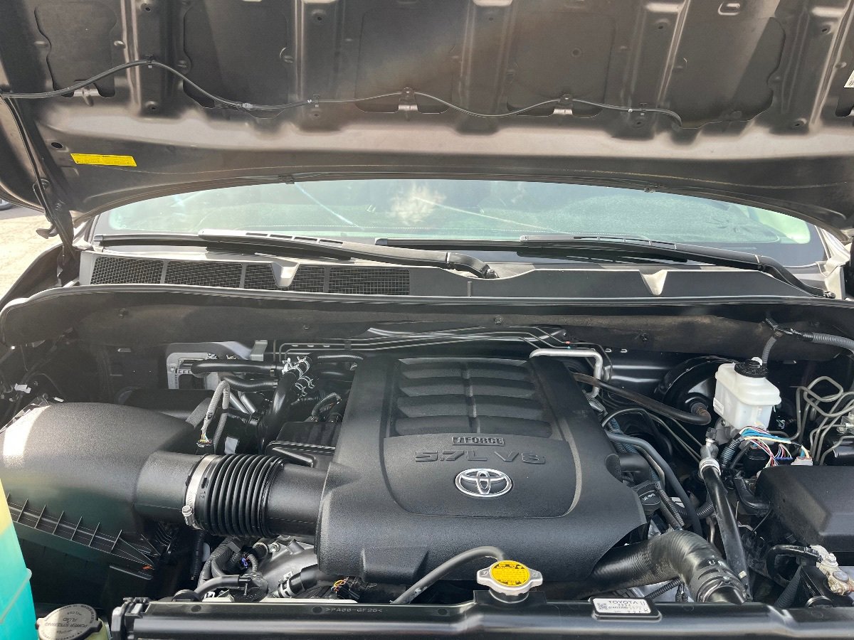 Used 2014 Toyota Sequoia SR5 AWD/4WD image 42