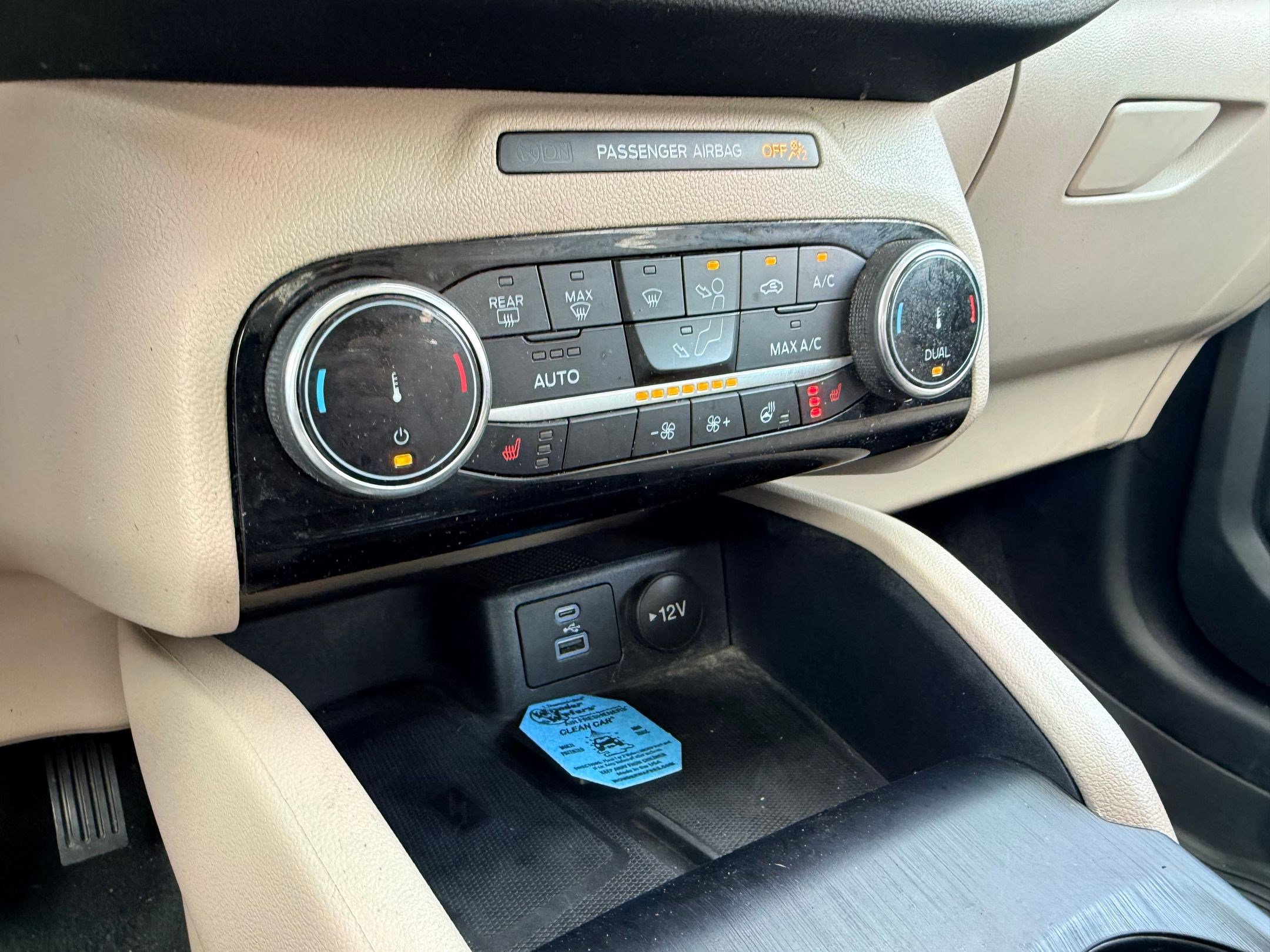 Used 2022 Ford Escape SEL w/ Technology Package image 27