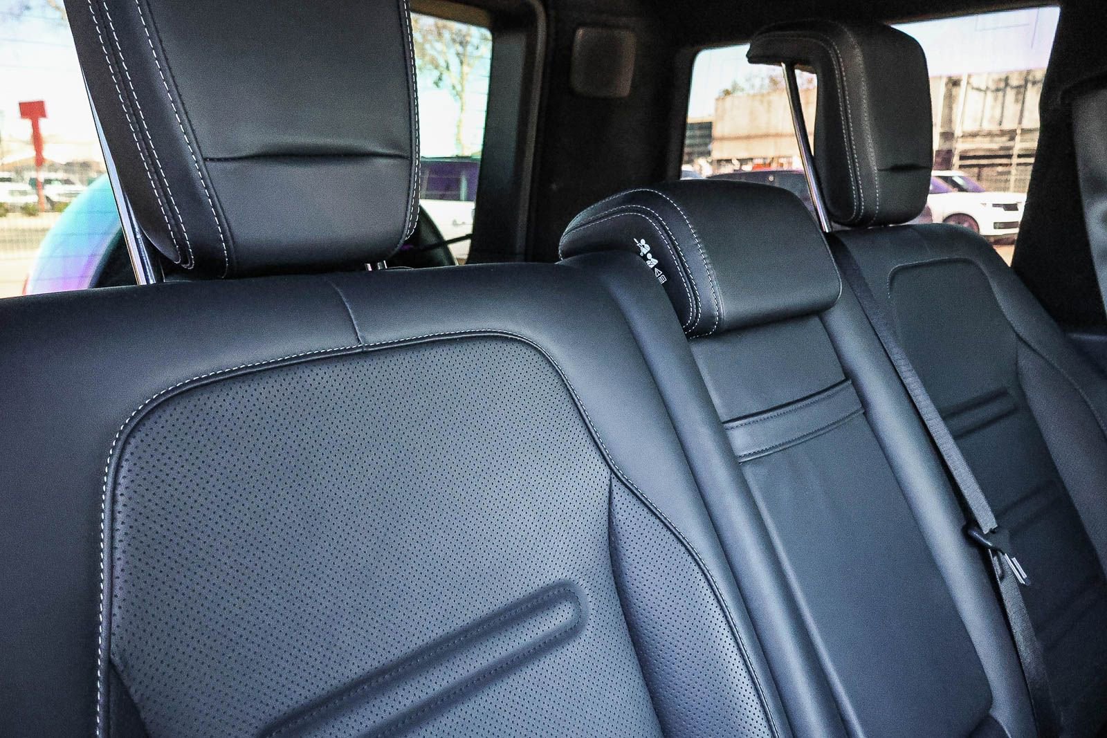 Used 2025 Mercedes-Benz G 550 image 32