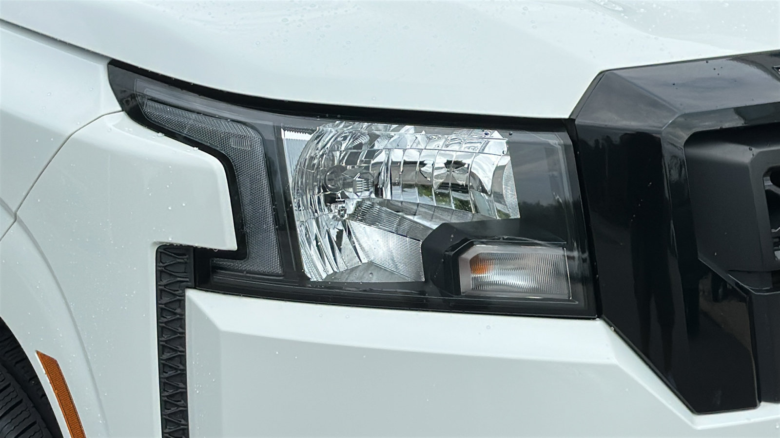 Certified 2023 Nissan Frontier SV w/ Tow Package AWD/4WD image 4