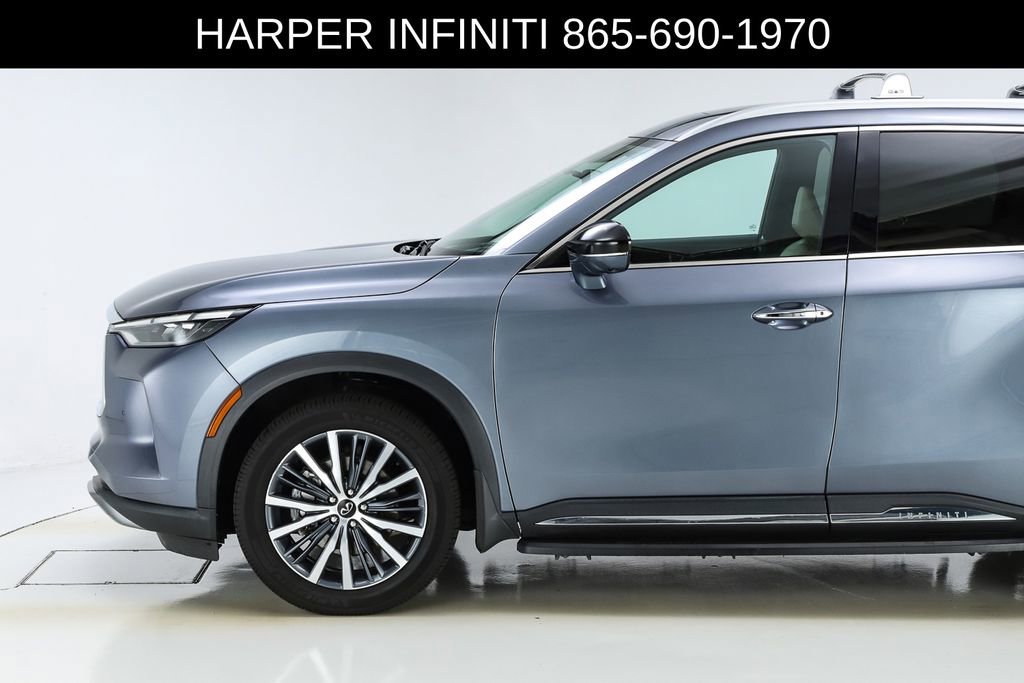 Used 2023 INFINITI QX60 Sensory w/ Vision Package AWD/4WD image 3