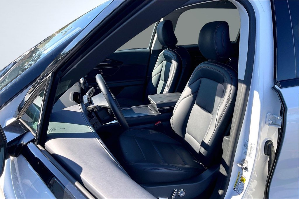 Used 2026 Lincoln Nautilus Premier w/ Equipment Group 102A AWD/4WD image 22