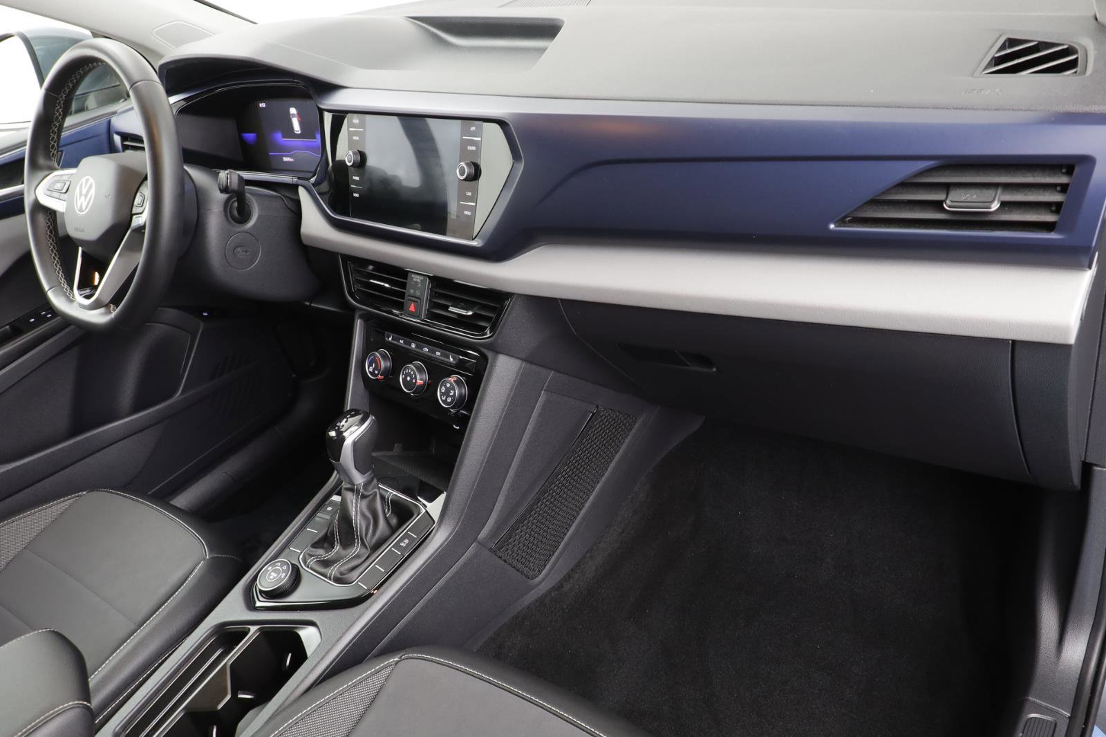 Certified 2023 Volkswagen Taos SE w/ Black Wheel Package image 20