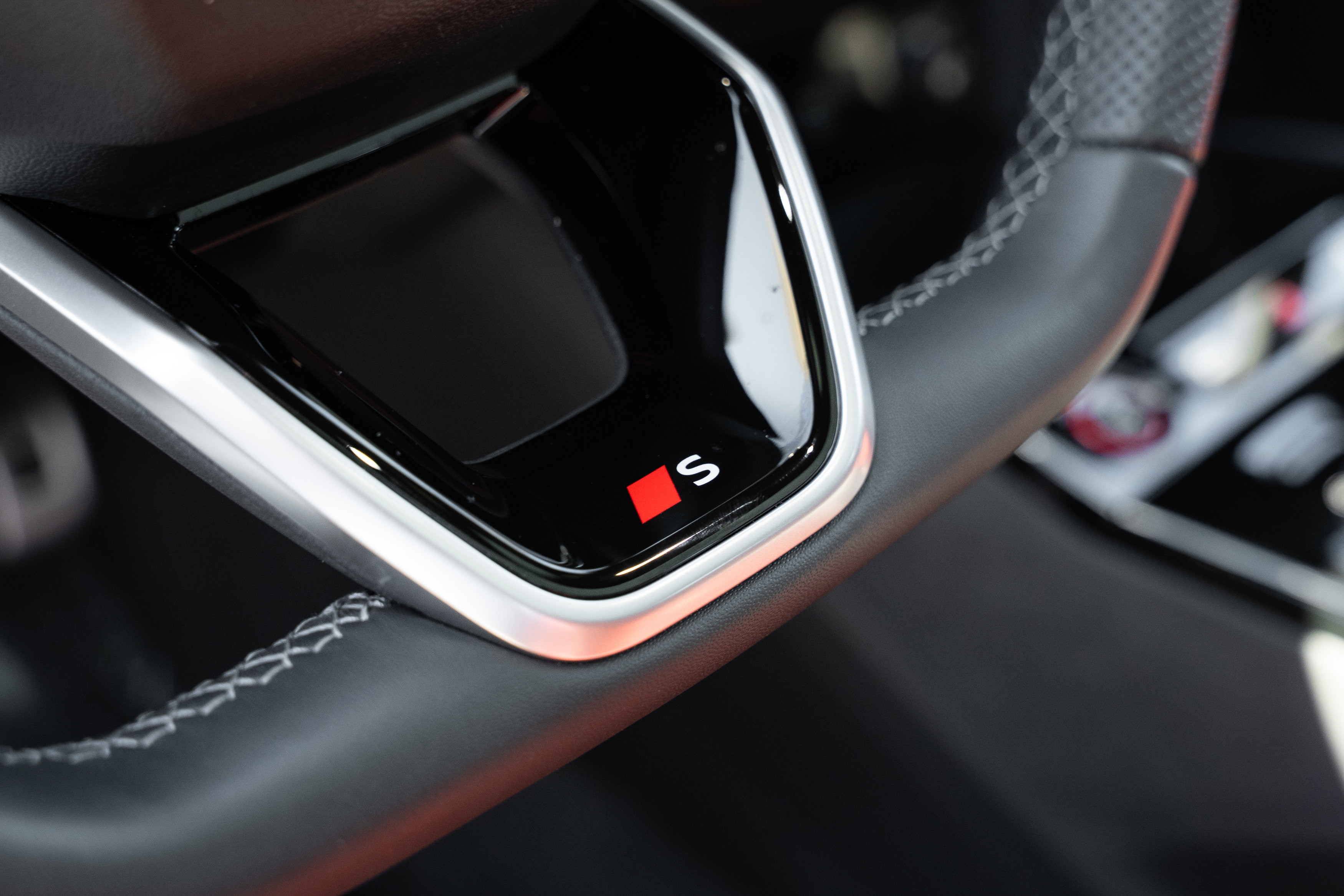 Certified 2025 Audi S6 e-tron Prestige w/ 21" Black Optic Package image 14