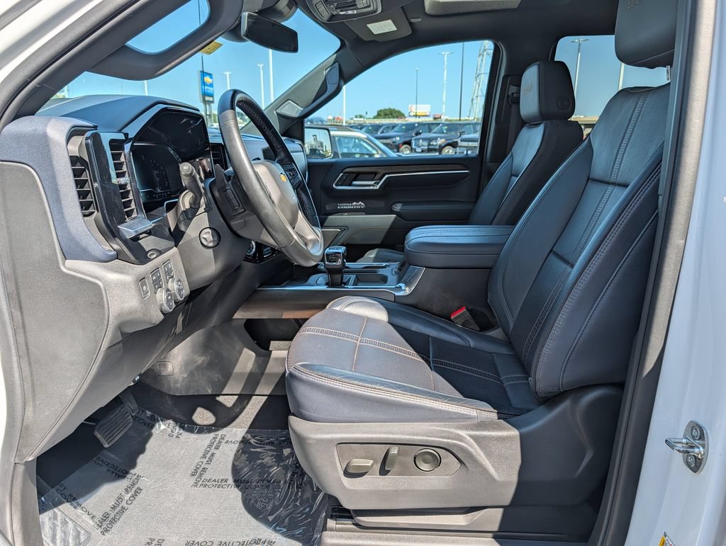 Used 2023 Chevrolet Silverado 1500 High Country w/ High Country Premium Package AWD/4WD image 14
