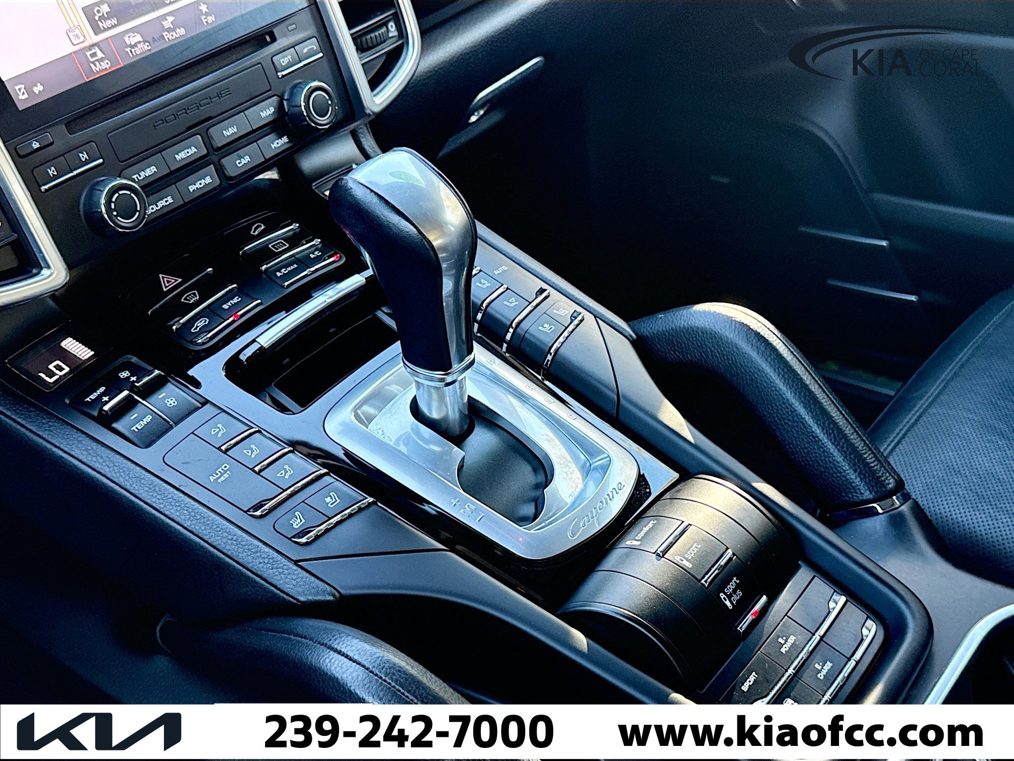 Used 2017 Porsche Cayenne S image 28