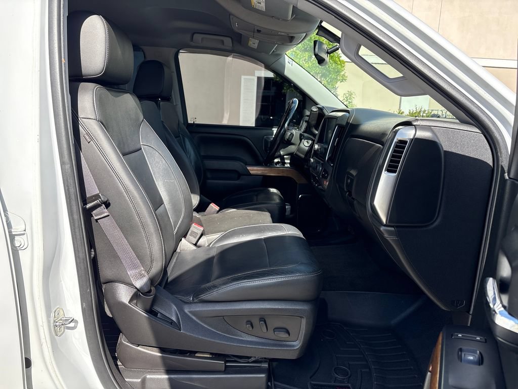 Used 2018 Chevrolet Silverado 1500 LTZ AWD/4WD image 6